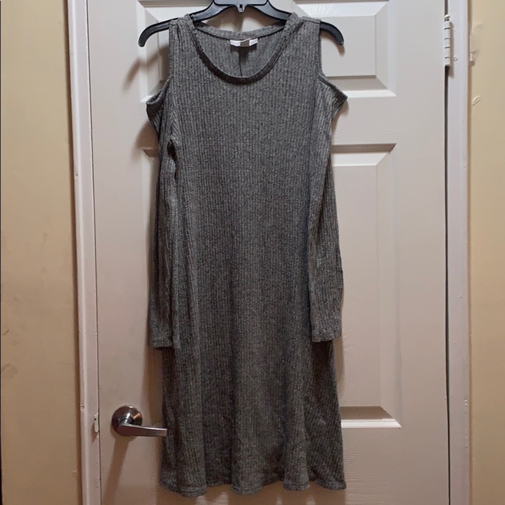 🤍 Motherhood Maternity Gray Dress